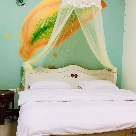 花園夜市易民宿 Tainan Luaran gambar